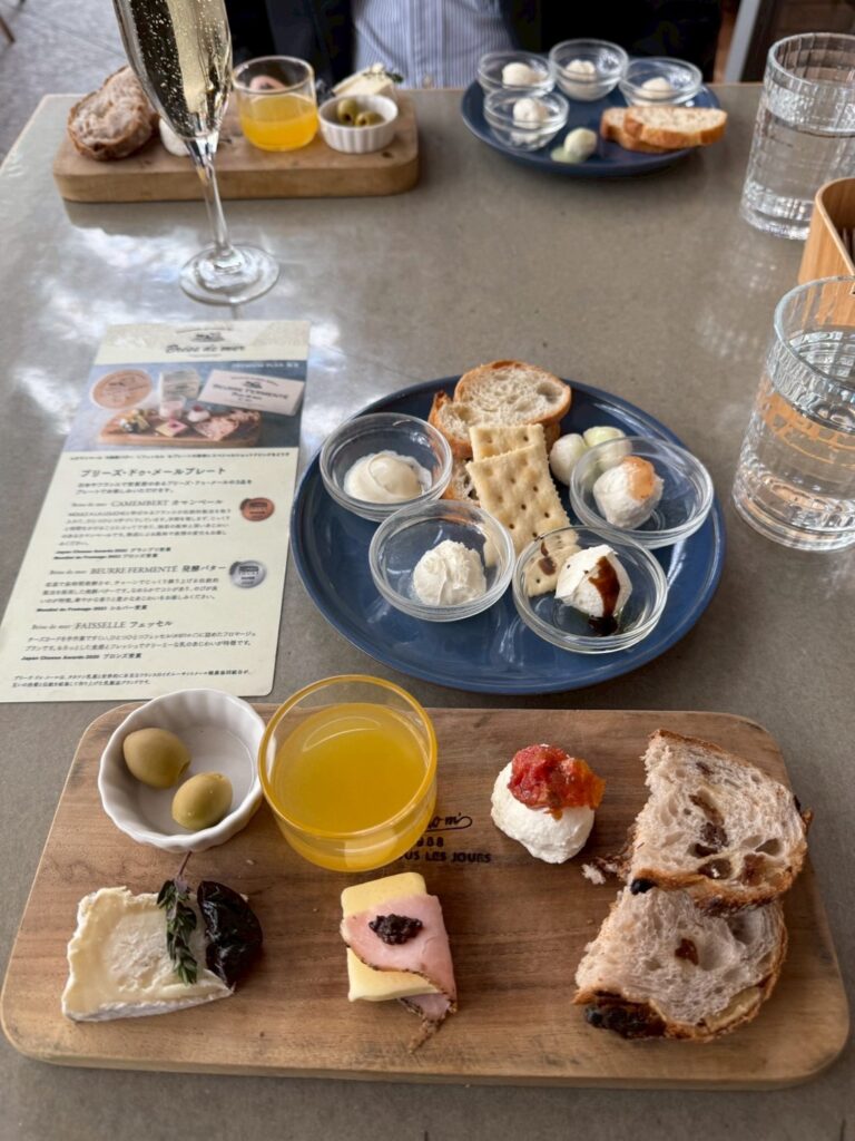 クリームチーズとマスカルポーネの食べ比べ