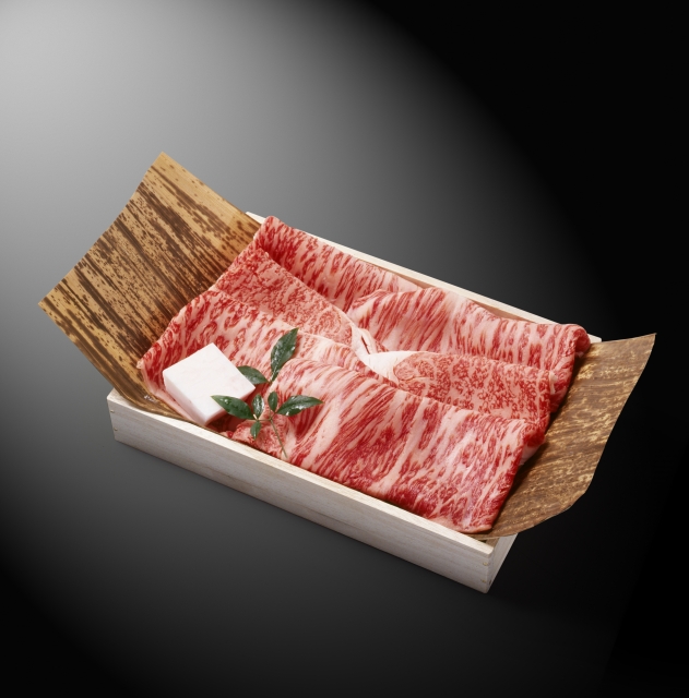 和牛のすき焼き|贅沢な国産牛肉を使った定番鍋料理