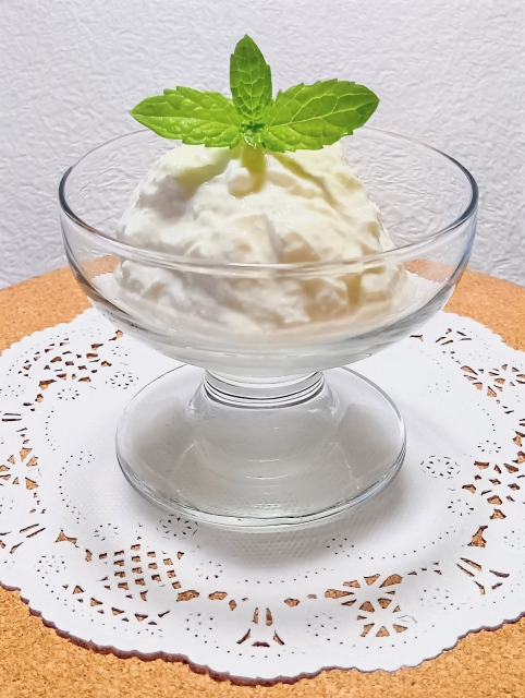 ギリシャヨーグルト|濃厚で高たんぱくなグリークヨーグルト