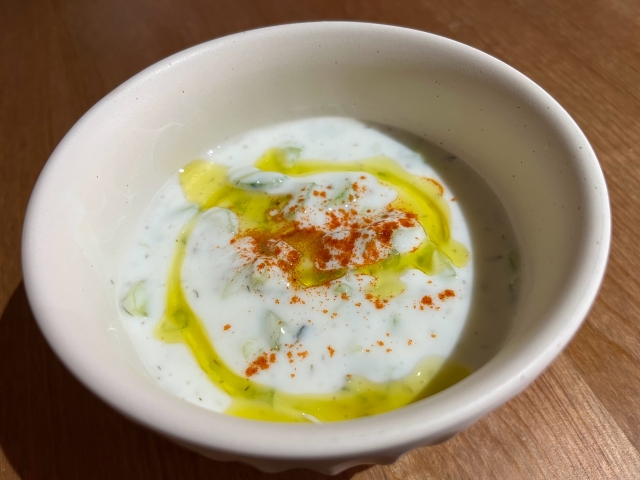 きゅうりライタの盛り付けイメージ|ヨーグルトときゅうりのインド風サラダ