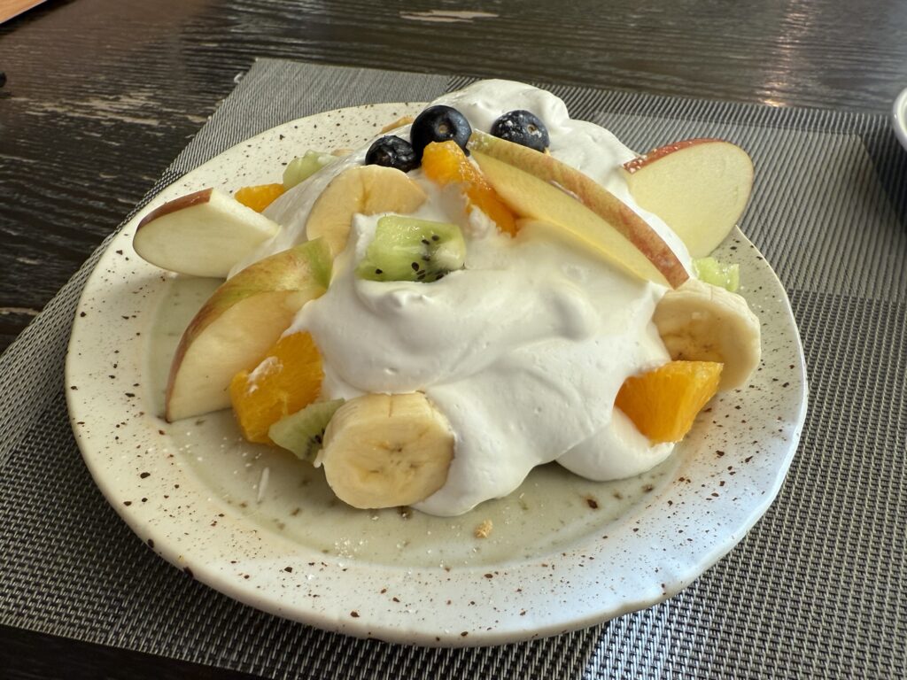 BonneFemmeフルーツシフォンケーキのふわふわ食感とフルーツの画像