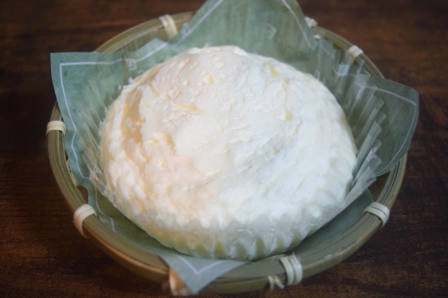 手作りリコッタチーズ　牛乳から作ったフレッシュでなめらかな自家製チーズ