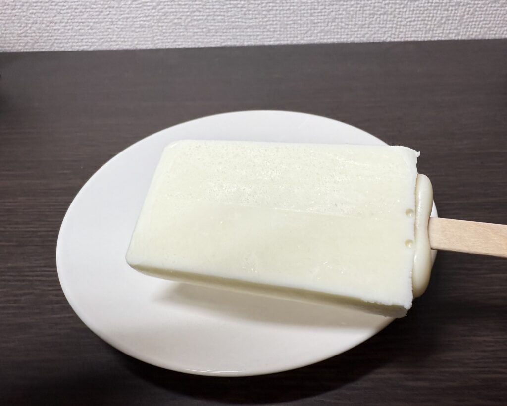 Kiriクリームチーズアイスの中身を見せた画像