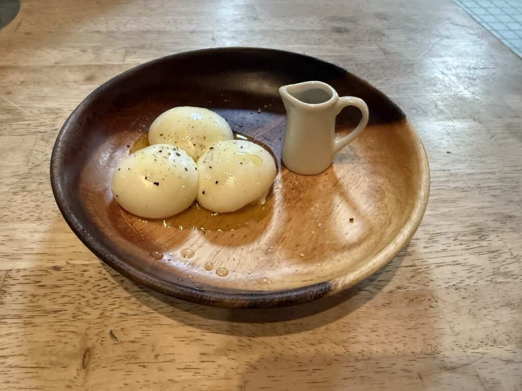 東京都内牧場の新鮮ミルクで作った出来たてモッツァレラの写真