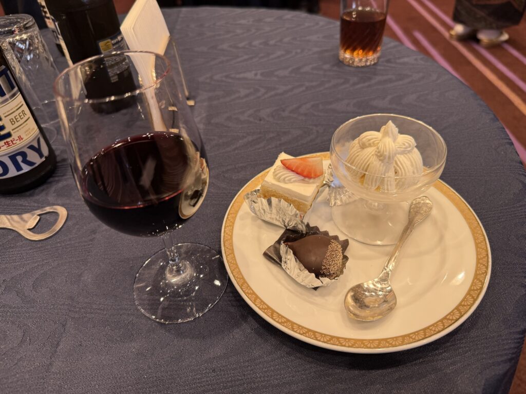 東京會舘名物マロンシャンテリーのデザート写真
