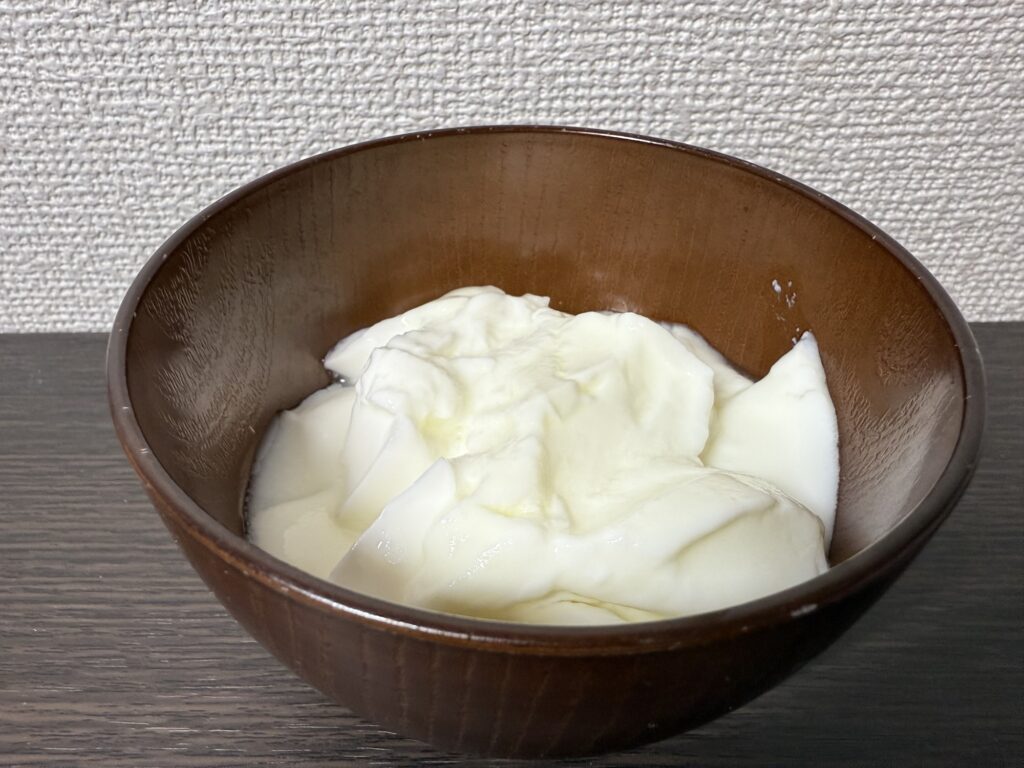 ビヒダス プレーンヨーグルトの中身 なめらかな質感