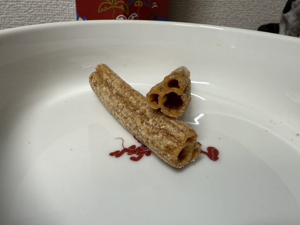 チュロススナック クレームブリュレ風味 ミッキーシェイプのお土産菓子