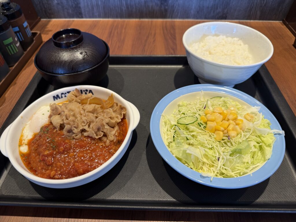 松屋 牛肉のあいがけうまトマハンバーグ定食 2025年レギュラーメニュー 実食レビュー
