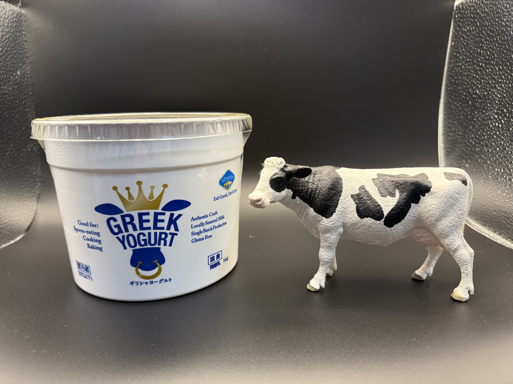 コストコで人気のATHENAアテナギリシャヨーグルト1kgの濃厚な見た目とパッケージ