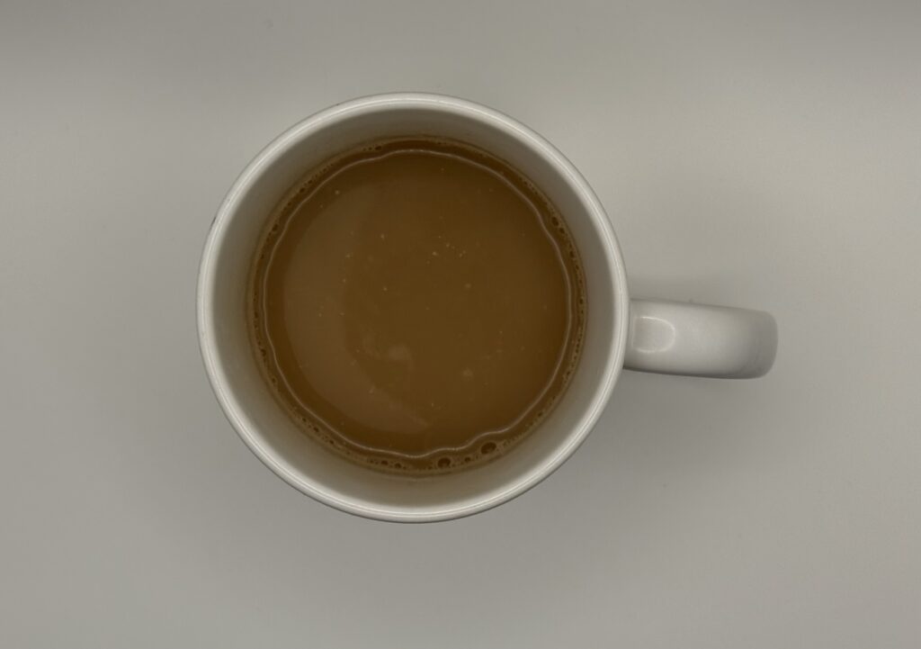 日東紅茶 紅茶好きのためのロイヤルミルクティーをお湯で作った状態