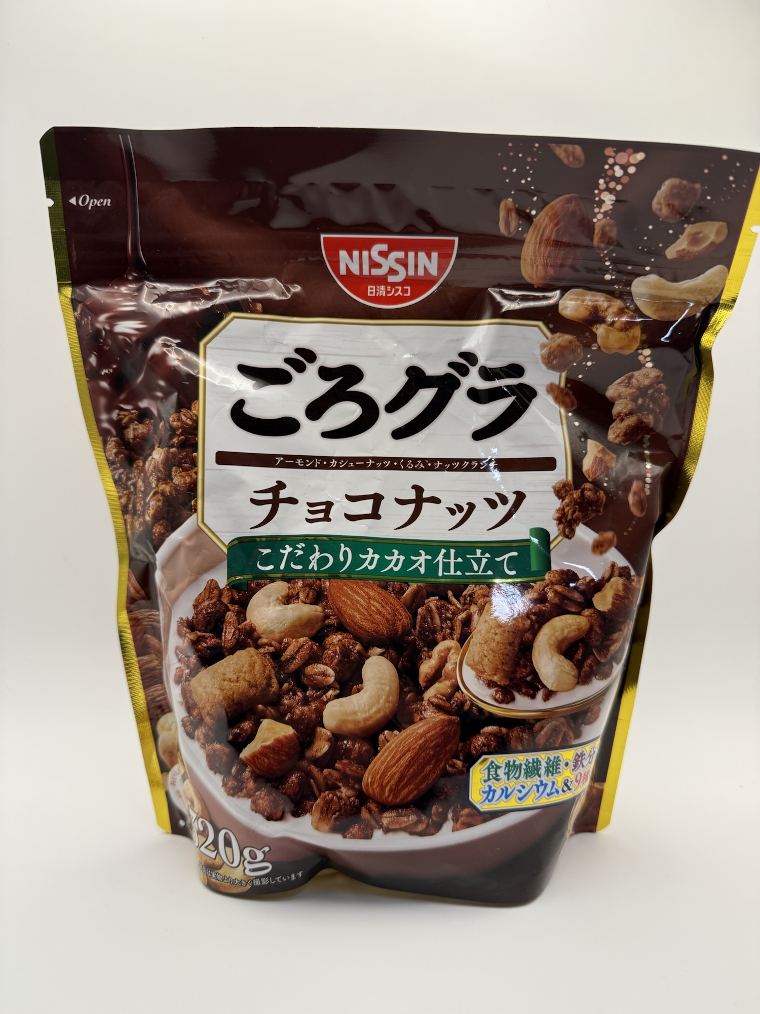 ごろグラ チョコナッツ こだわりカカオ仕立ての実食レビューと栄養成分を解説したアイキャッチ画像