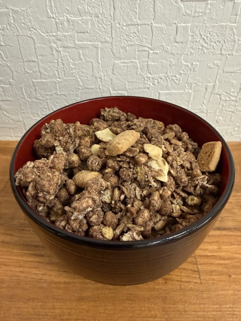 ごろグラ チョコナッツ 中身 チョコとナッツ入りグラノーラ