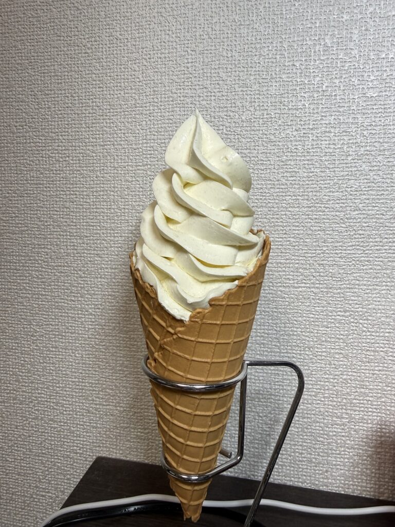 バニラ味ソフトクリームの食品サンプル