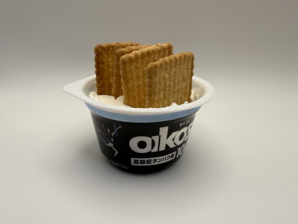 オイコス新作ミックスベリーとココナッツサブレで作るベリーチーズケーキ風